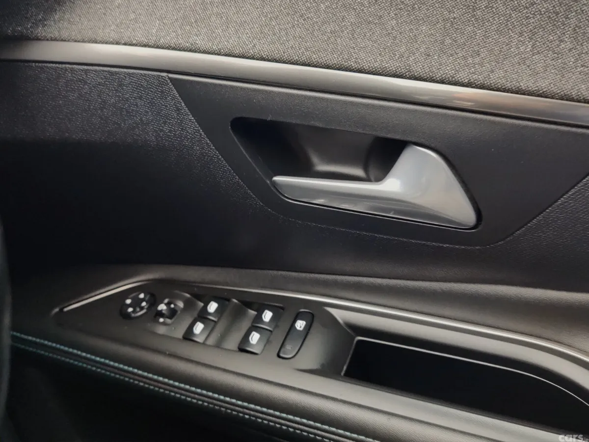 Peugeot 5008 MPV, Diesel, 2021, Grey