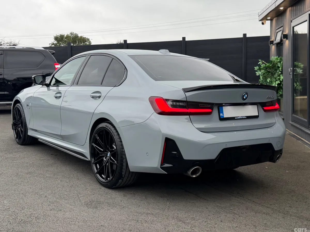BMW 3-Series Saloon, Petrol Hybrid, 2023, Grey