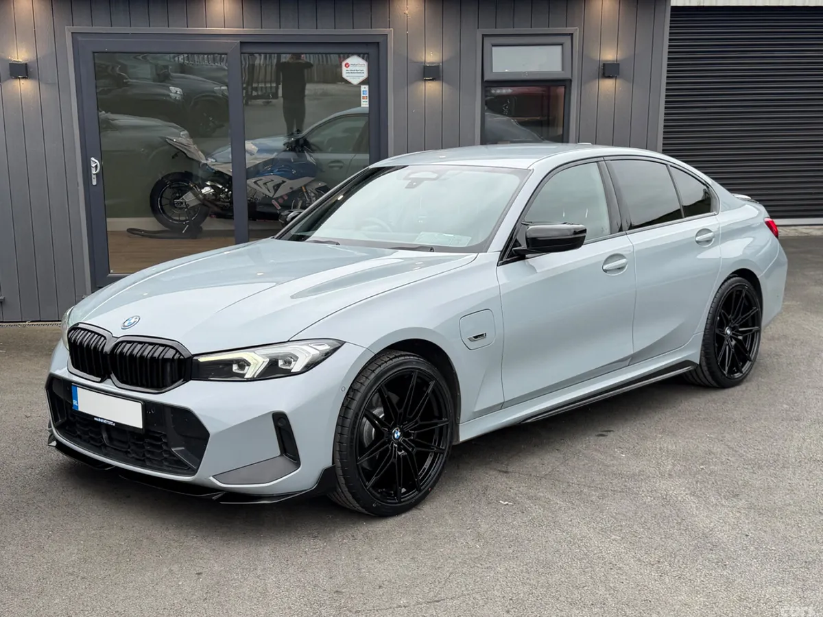 BMW 3-Series Saloon, Petrol Hybrid, 2023, Grey