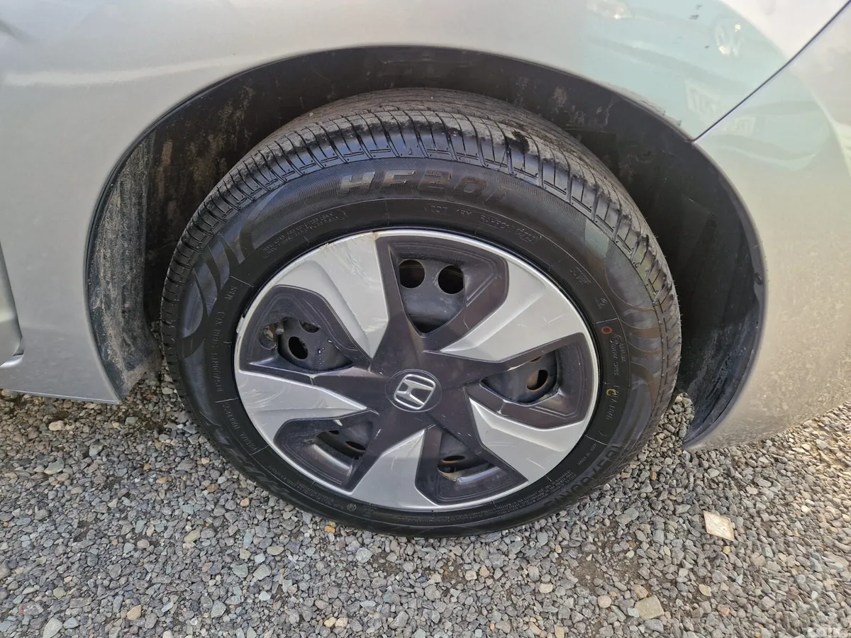 Honda Fit Hatchback, Petrol Hybrid, 2017, Silver