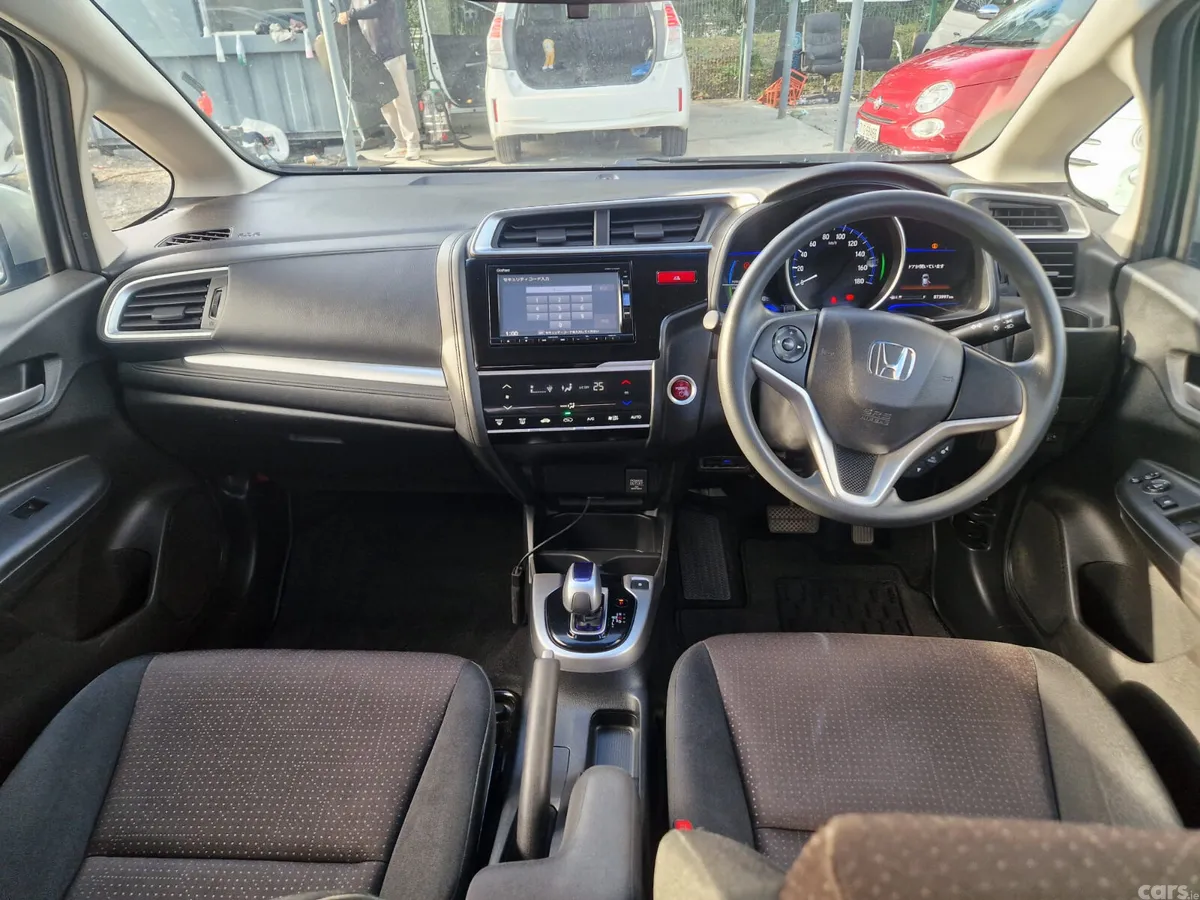 Honda Fit Hatchback, Petrol Hybrid, 2017, Silver
