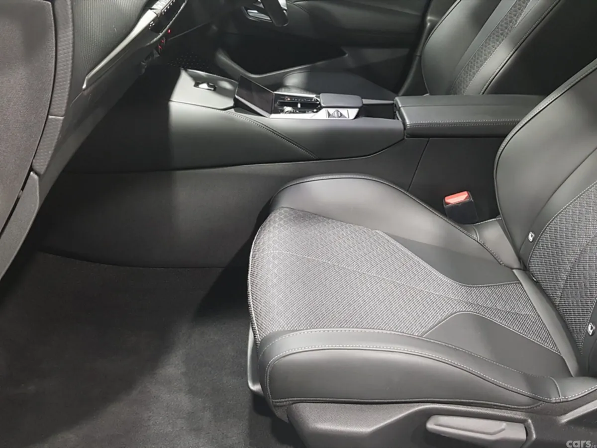DS Automobiles DS 4 MPV, Petrol Plug-in Hybrid, 2023, White