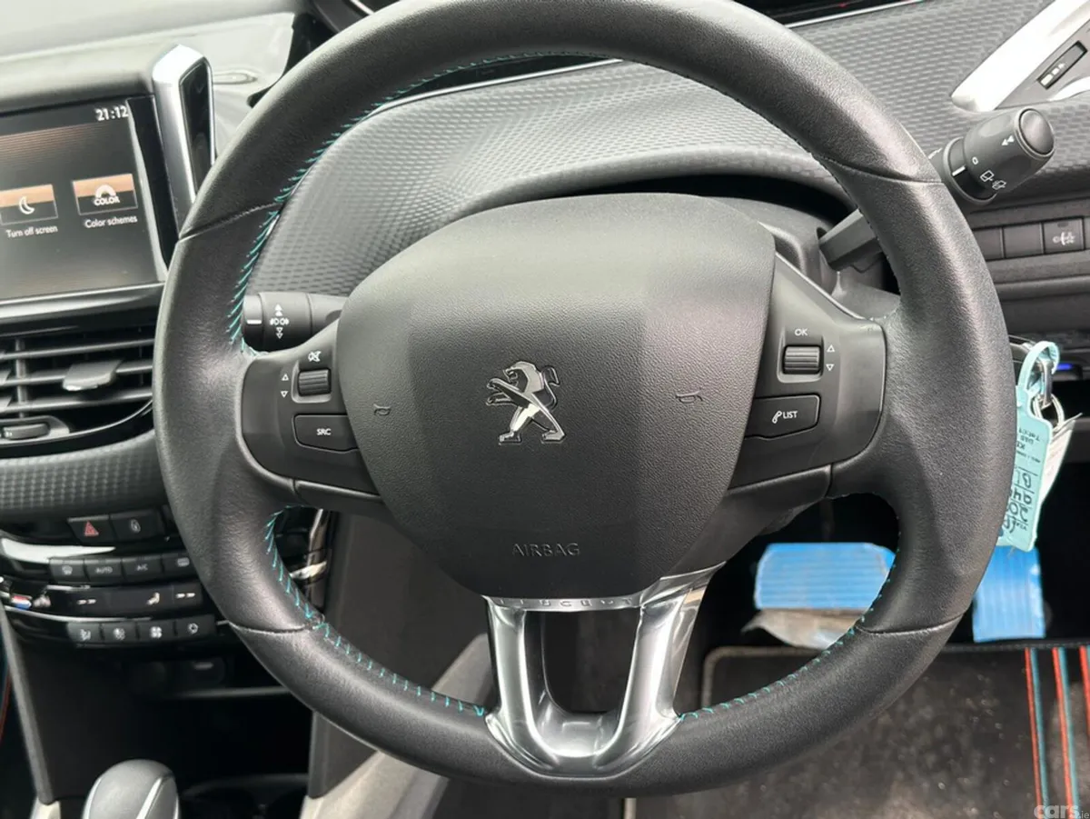 Peugeot 2008 Hatchback, Petrol, 2016, Black