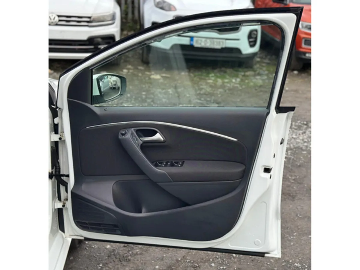 Volkswagen Polo Hatchback, Petrol, 2017, White
