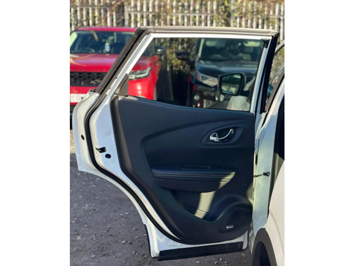 Renault Kadjar Hatchback, Petrol, 2018, White