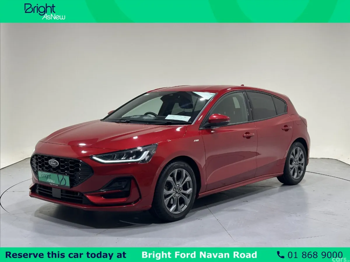 Ford Focus Hatchback, Petrol, 2023, Red