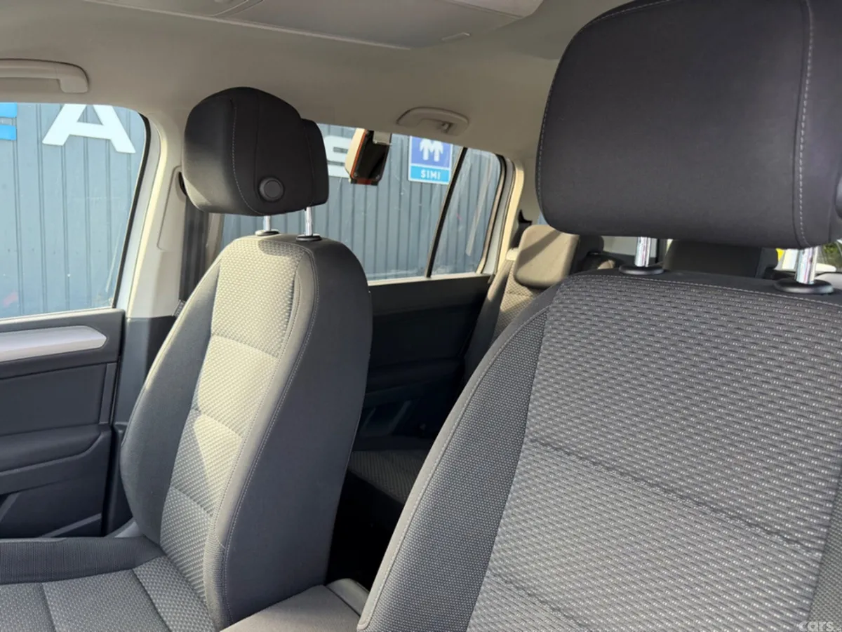 Volkswagen Touran MPV, Diesel, 2019, White