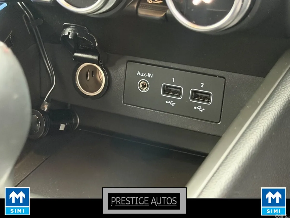 Renault Clio Hatchback, Petrol, 2022, Blue