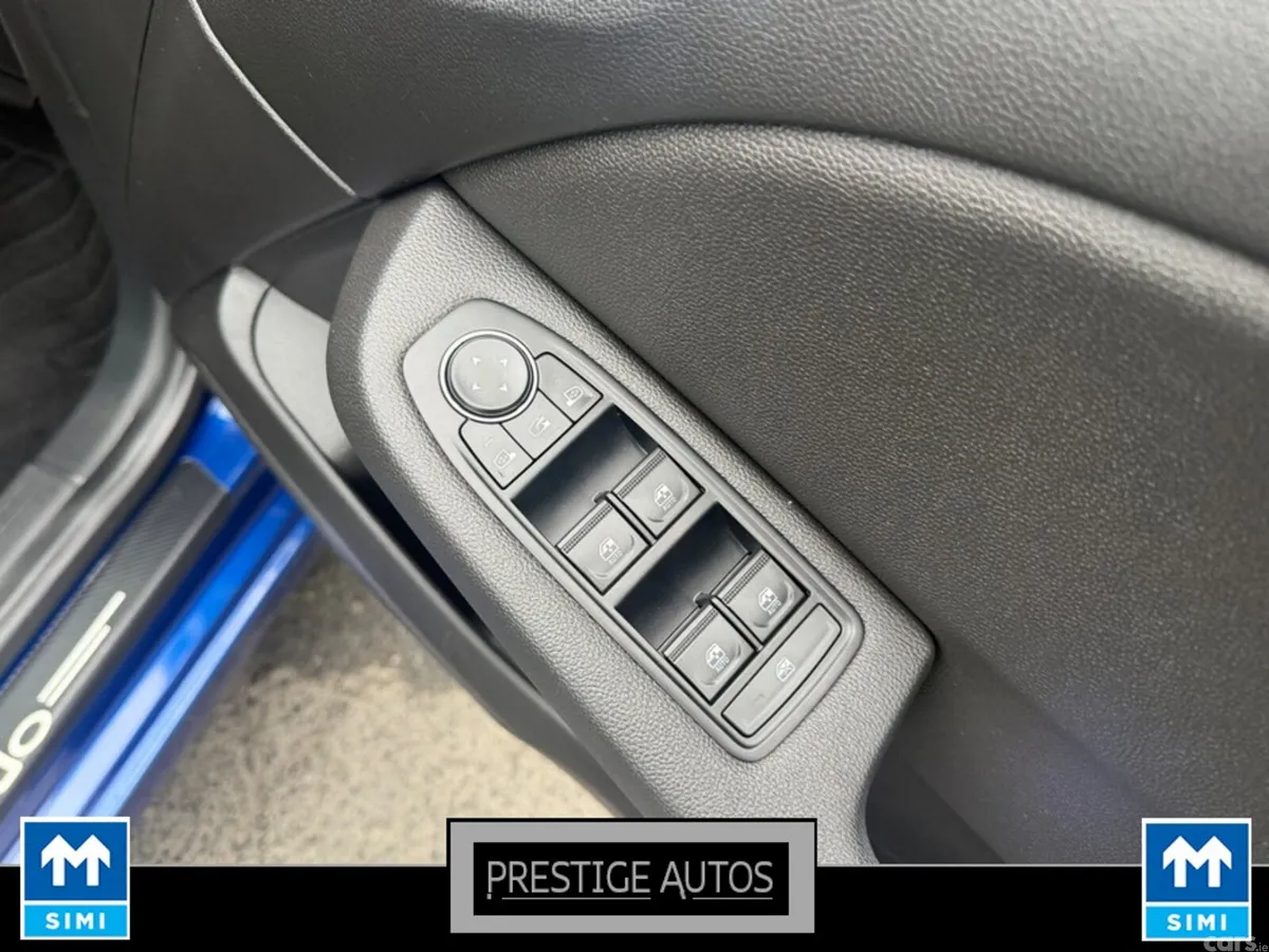 Renault Clio Hatchback, Petrol, 2022, Blue