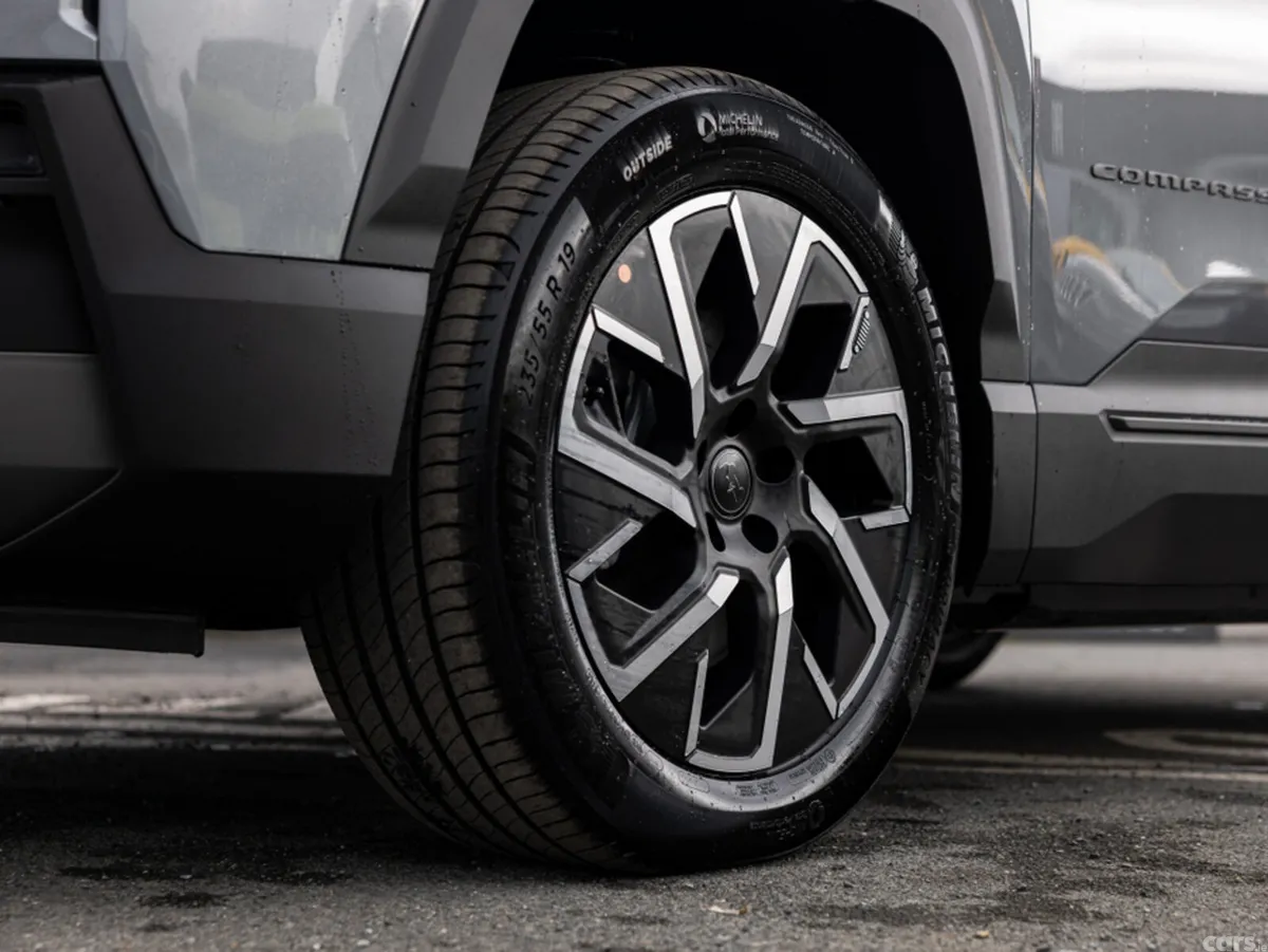 Jeep Compass SUV, Electric, 2026, Silver