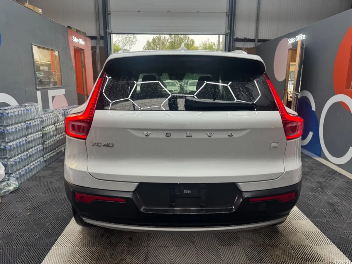 Volvo XC40 SUV, Petrol Hybrid, 2021, White