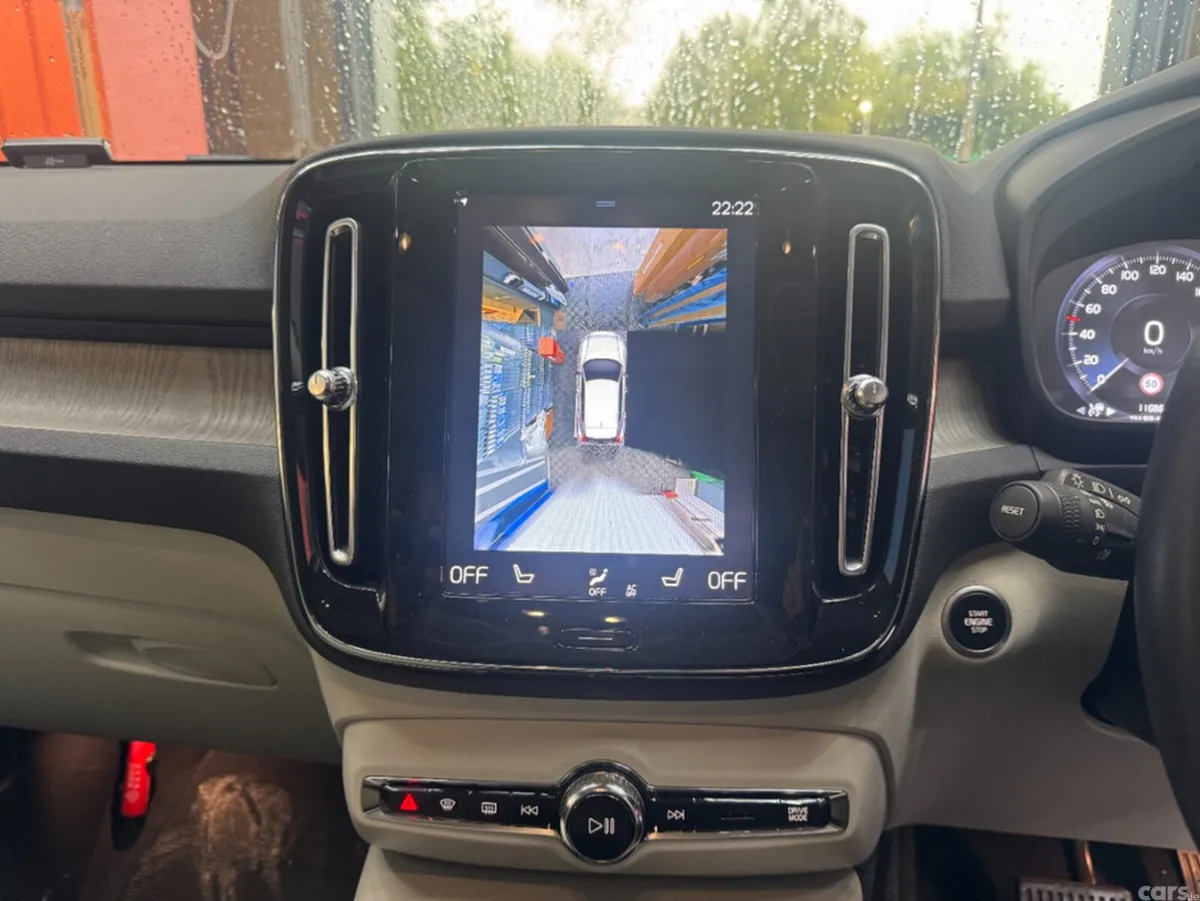 Volvo XC40 SUV, Petrol Hybrid, 2021, White