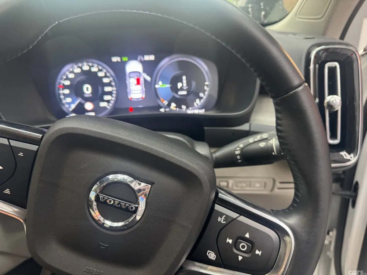 Volvo XC40 SUV, Petrol Hybrid, 2021, White