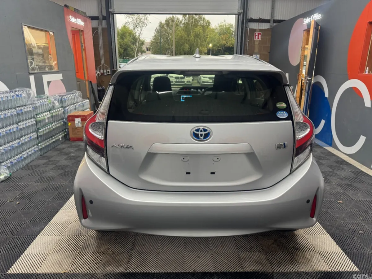 Toyota Aqua Hatchback, Petrol, 2019, Silver