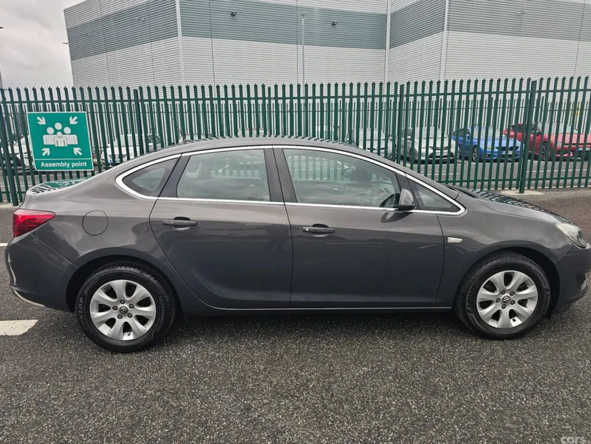 Opel Astra Saloon, Diesel, 2016, Grey