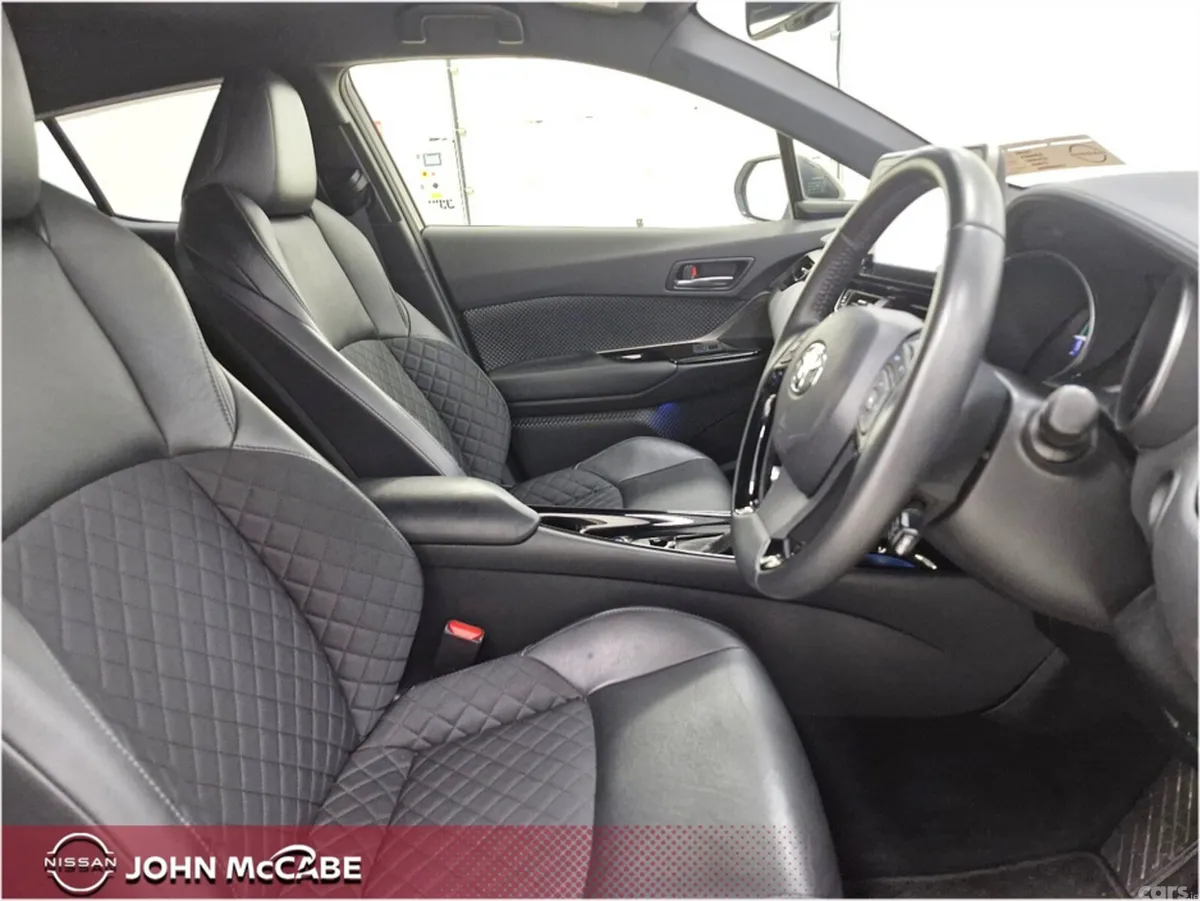 Toyota C-HR SUV, Petrol Hybrid, 2021, White