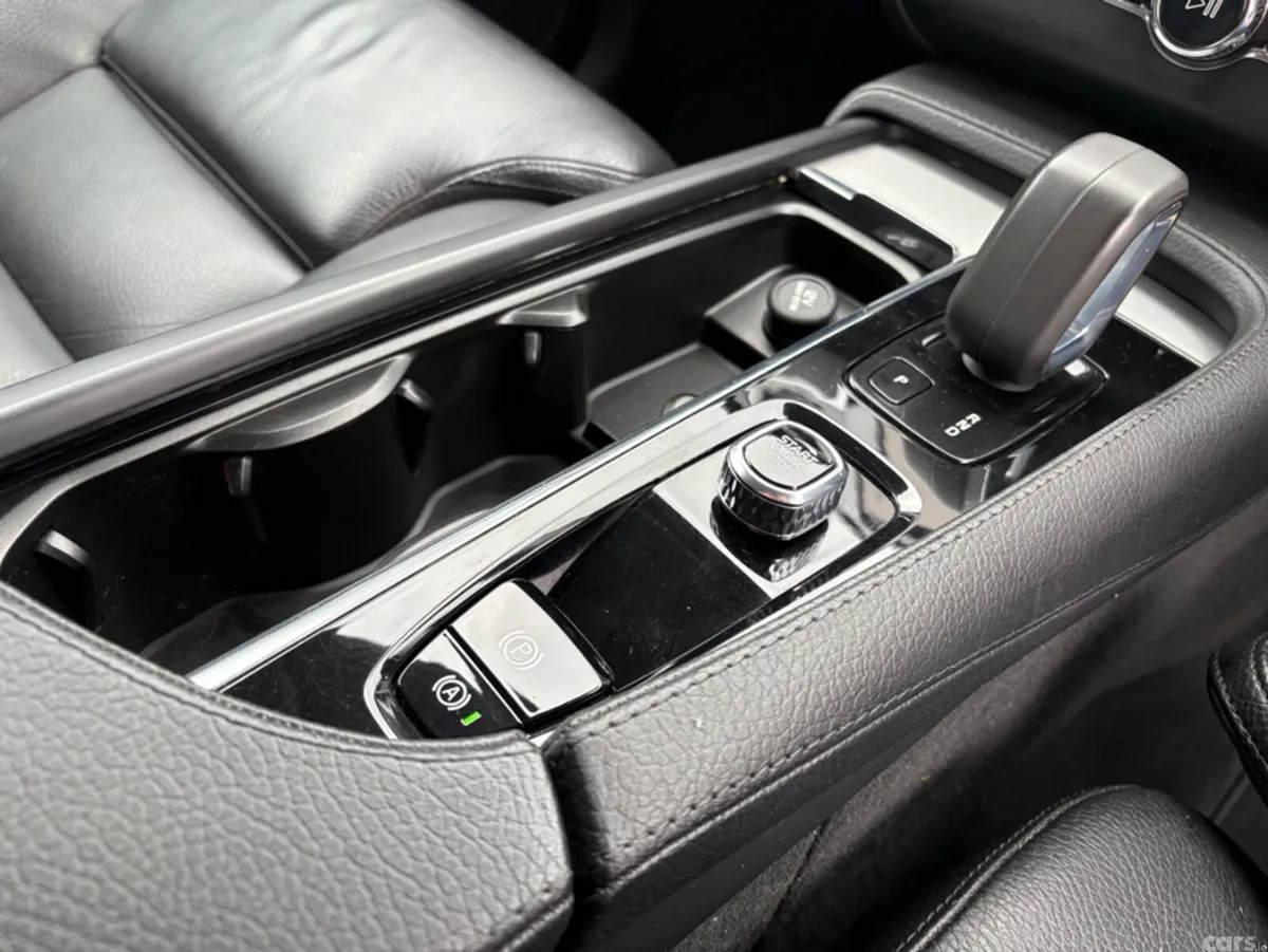 Volvo XC90 SUV, Petrol Plug-in Hybrid, 2021, Silver