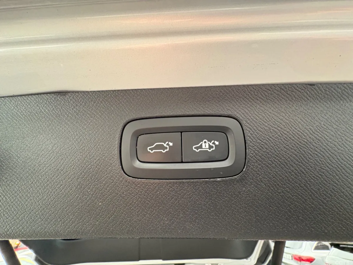 Volvo XC90 SUV, Petrol Plug-in Hybrid, 2021, Silver