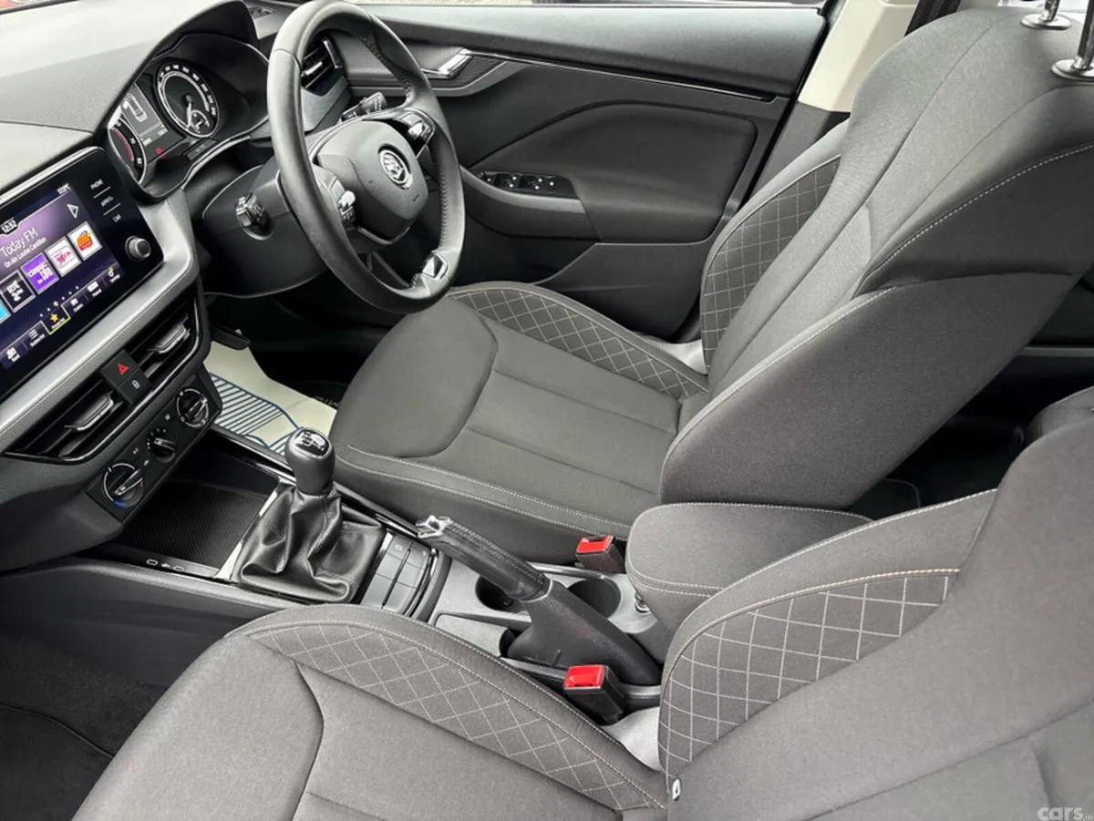 Skoda Kamiq Hatchback, Petrol, 2023, Grey
