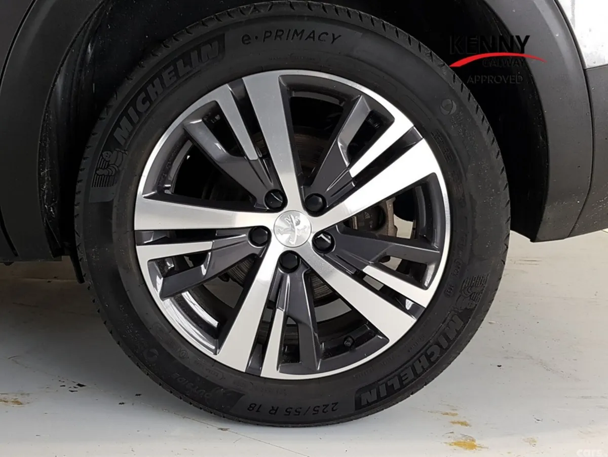 Peugeot 5008 MPV, Diesel, 2024, Grey