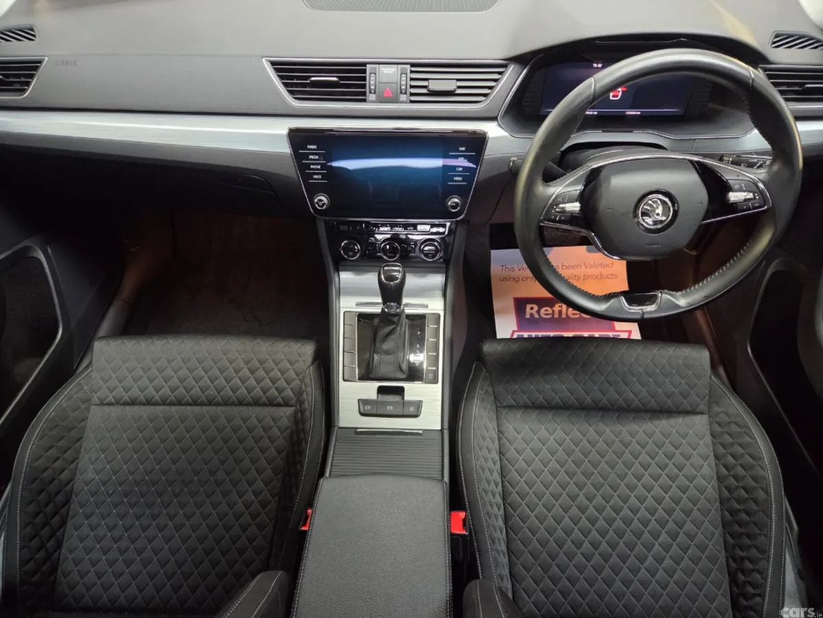 Skoda Superb Hatchback, Diesel, 2022, Black