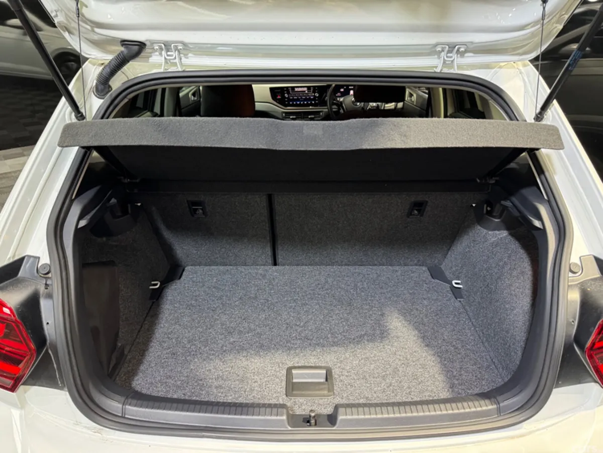 Volkswagen Polo Hatchback, Petrol, 2021, White