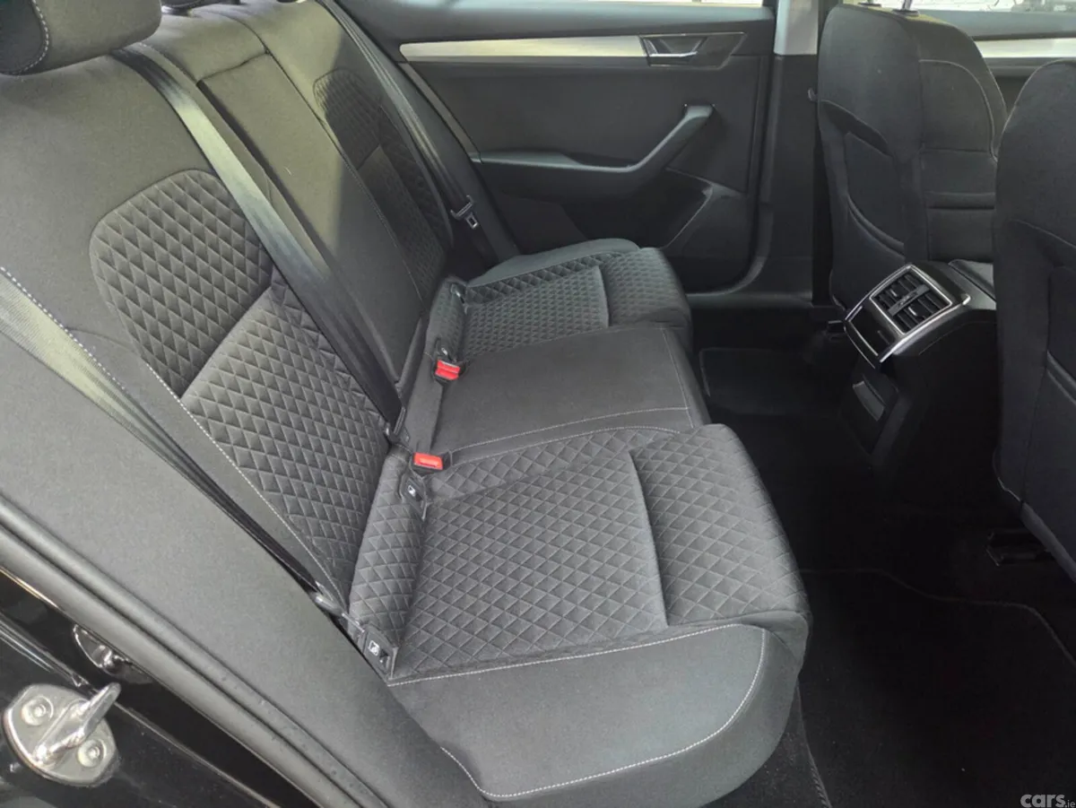 Skoda Superb Hatchback, Diesel, 2022, Black