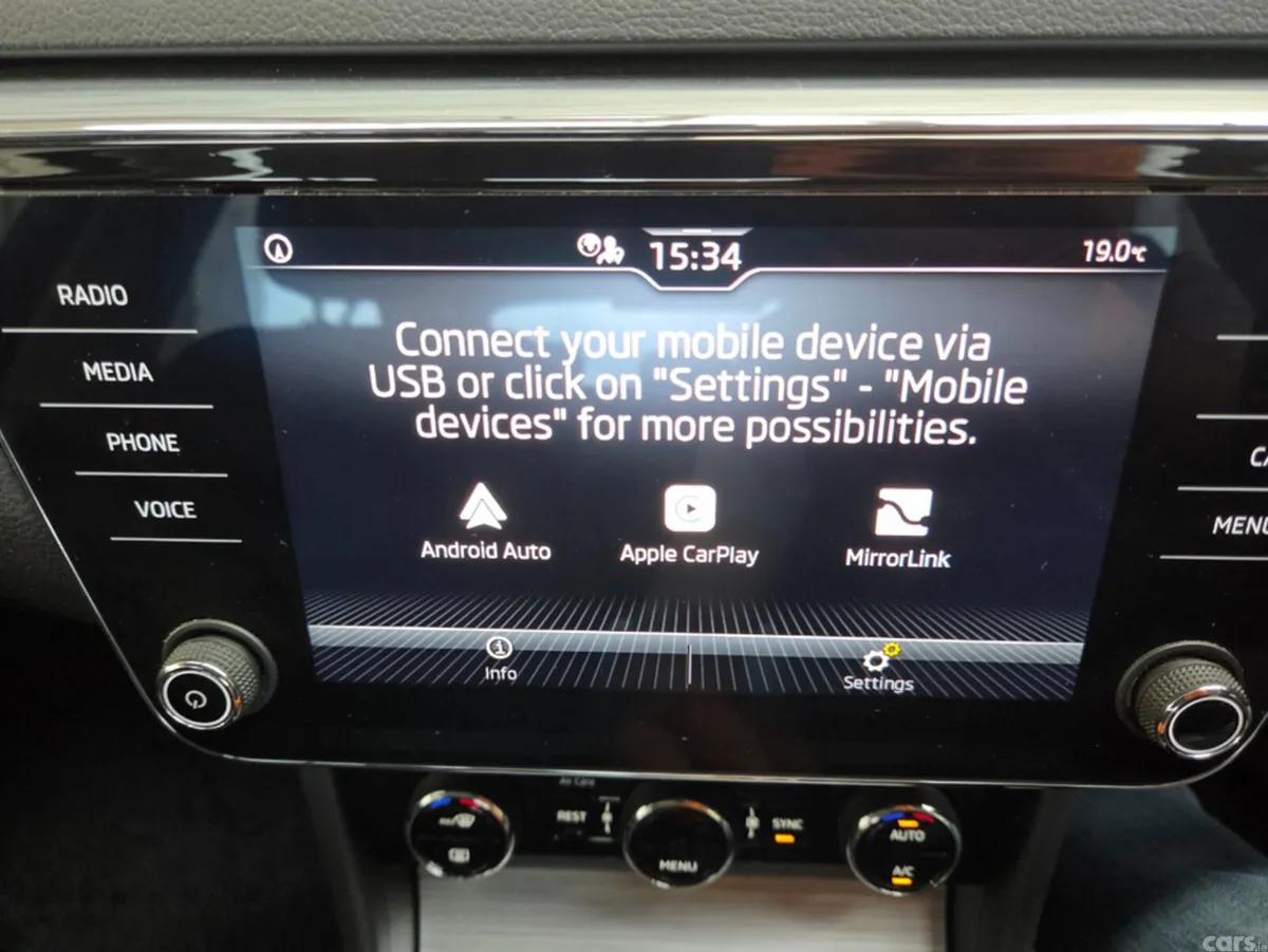 Skoda Superb Hatchback, Diesel, 2022, Black
