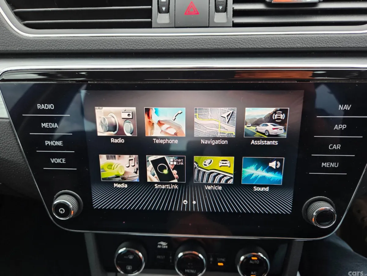 Skoda Superb Hatchback, Diesel, 2022, Black