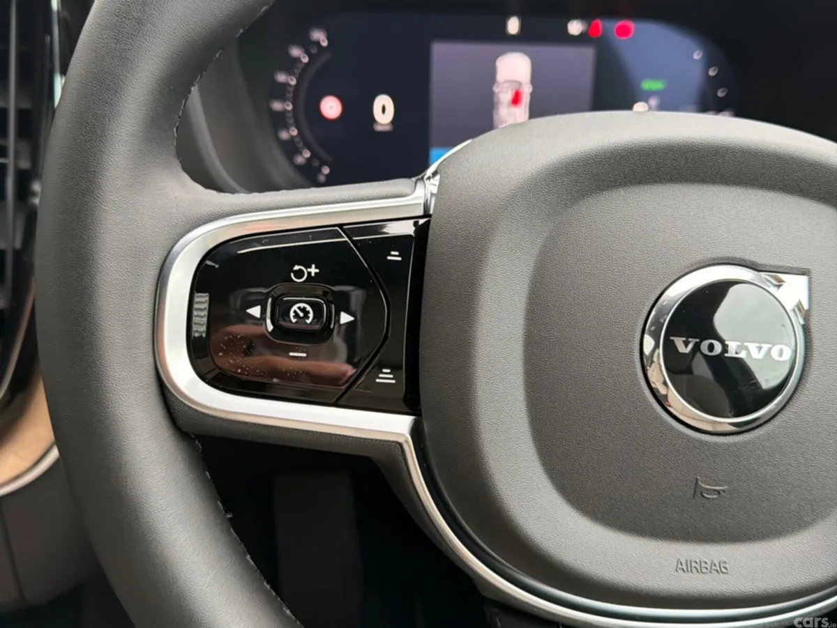 Volvo XC60 SUV, Petrol Plug-in Hybrid, 2026, Blue