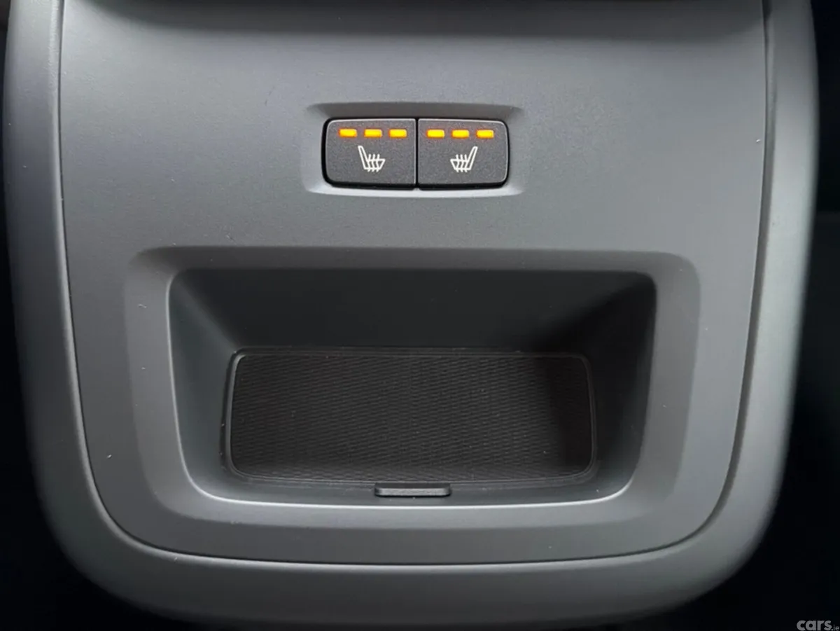 Volvo XC60 SUV, Petrol Plug-in Hybrid, 2026, Blue
