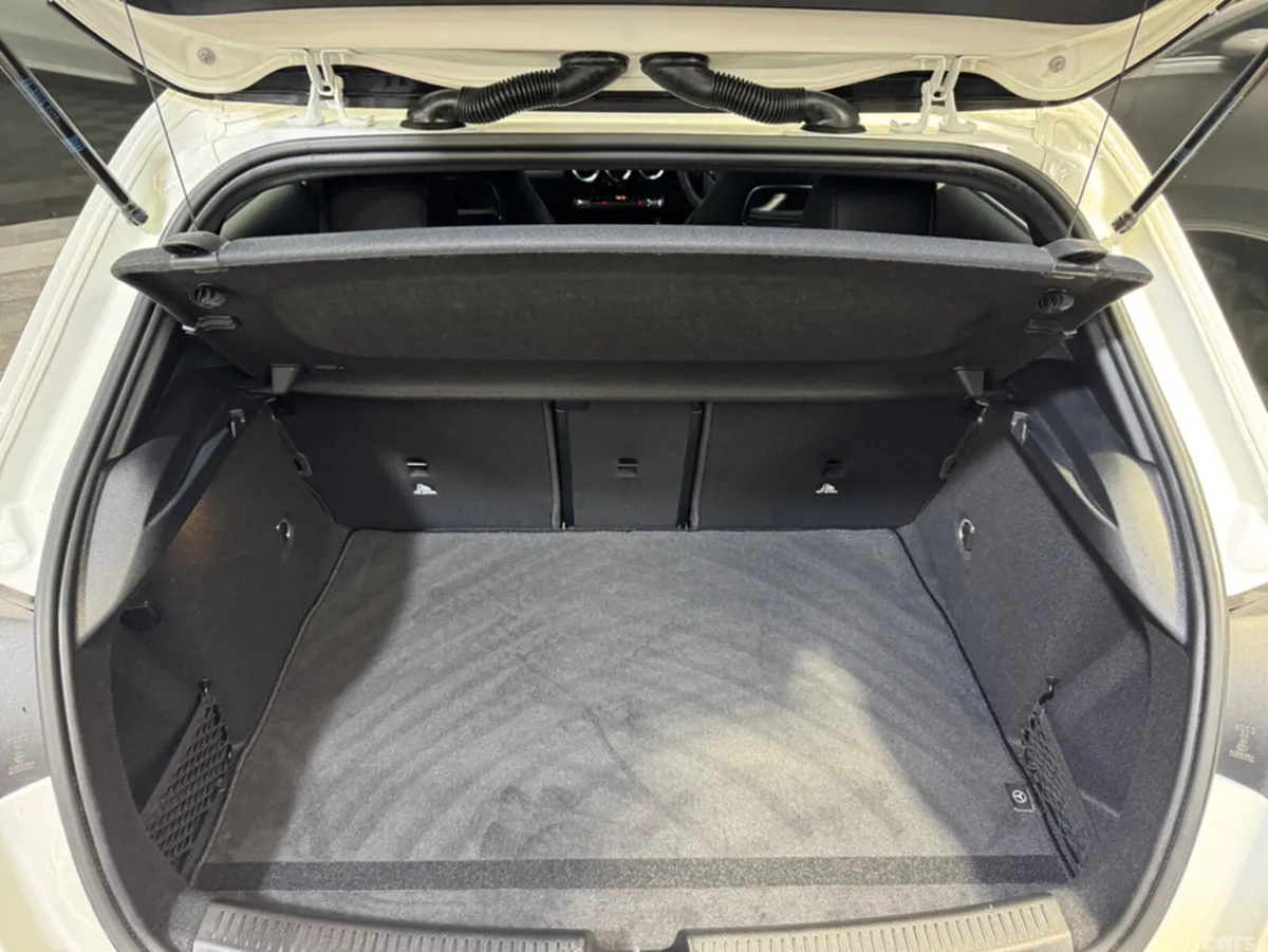 Mercedes-Benz A-Class Hatchback, Diesel, 2019, White