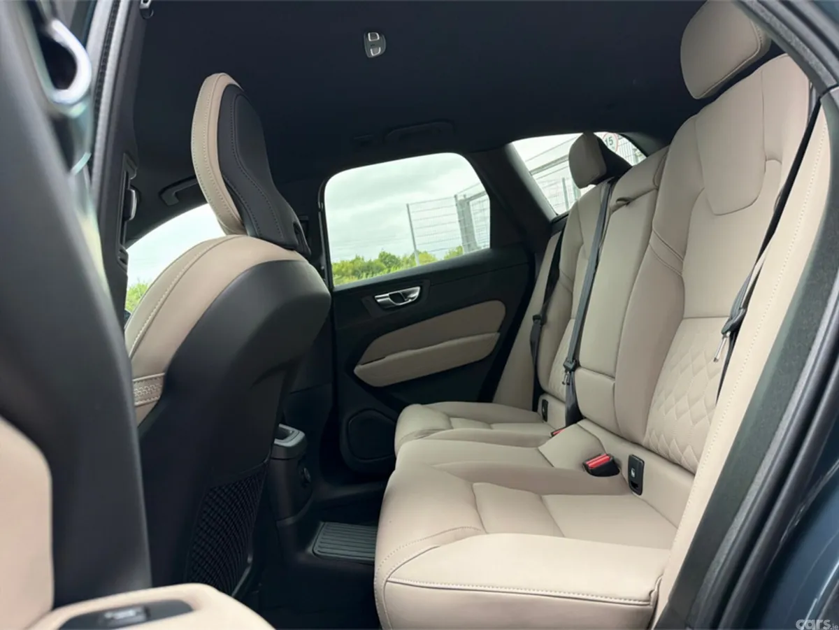 Volvo XC60 SUV, Petrol Plug-in Hybrid, 2026, Blue