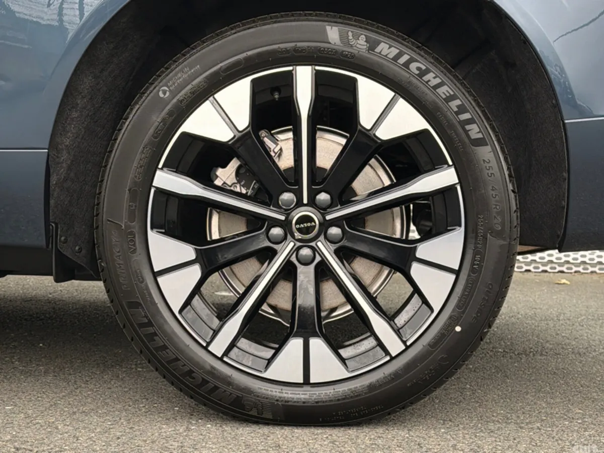 Volvo XC60 SUV, Petrol Plug-in Hybrid, 2026, Blue
