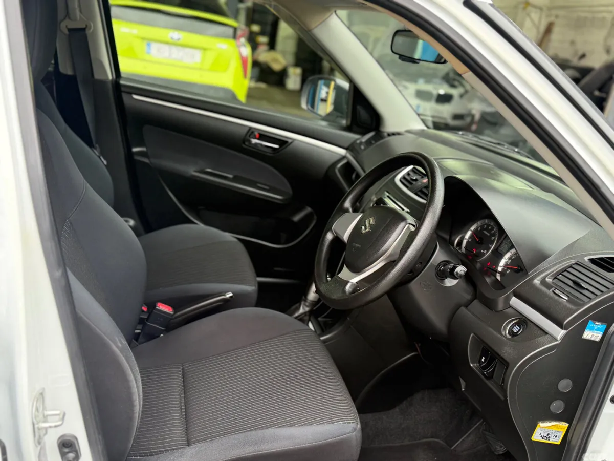 Suzuki Swift Hatchback, Petrol, 2014, White