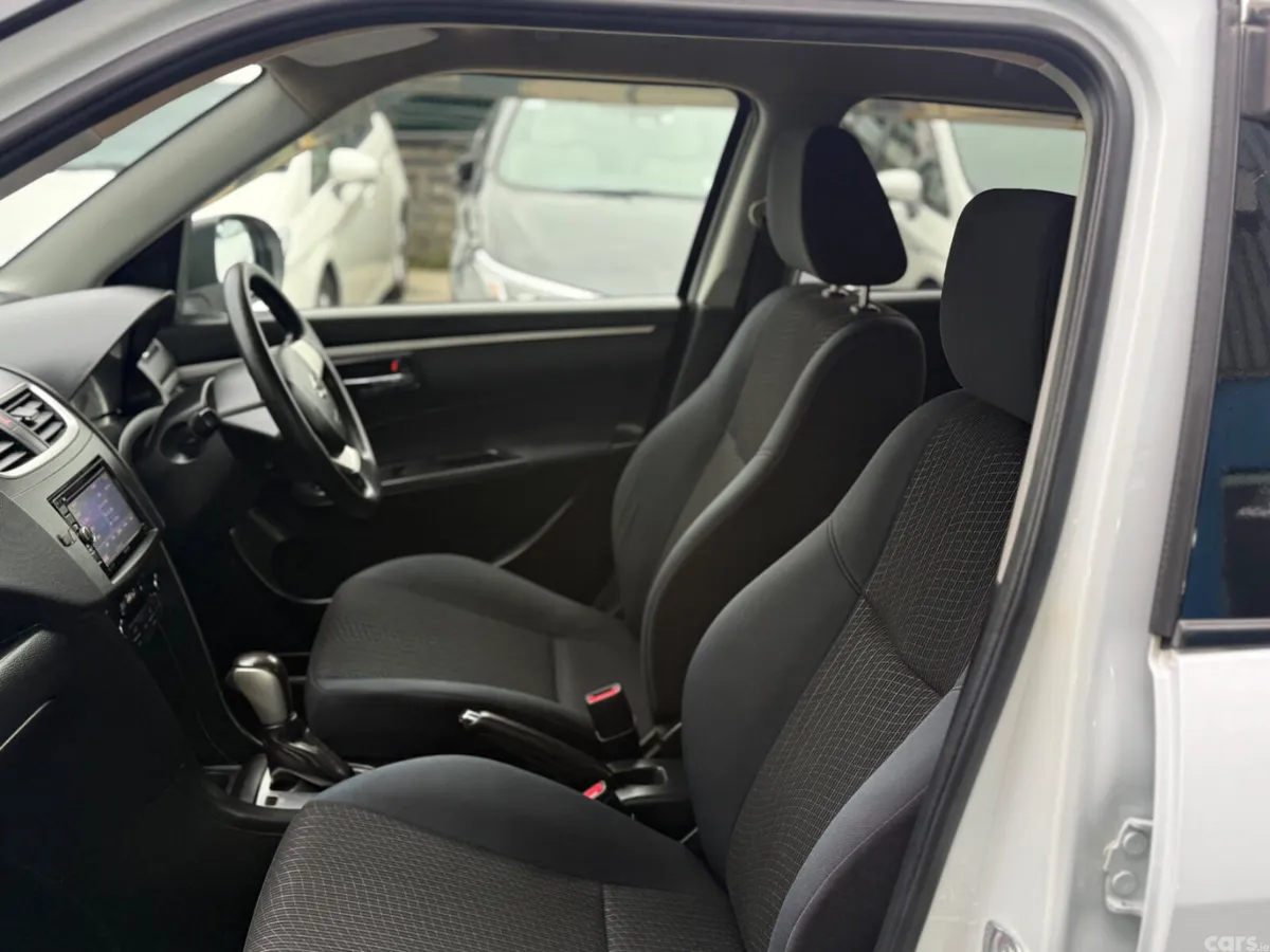 Suzuki Swift Hatchback, Petrol, 2014, White