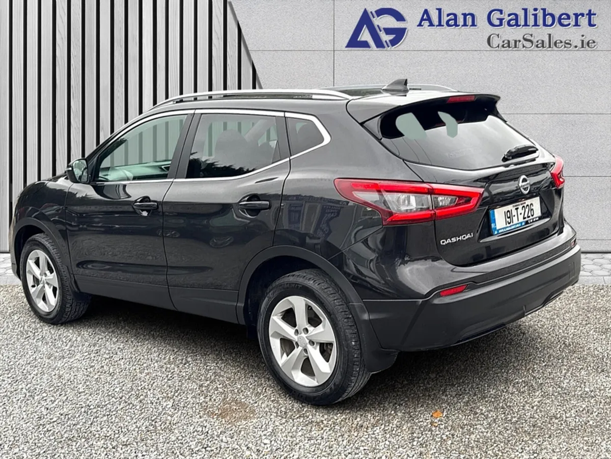 Nissan Qashqai MPV, Diesel, 2019, Black