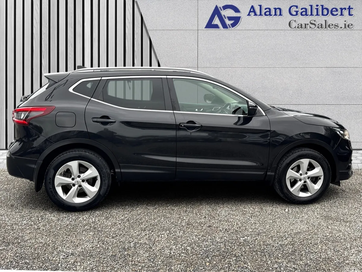 Nissan Qashqai MPV, Diesel, 2019, Black