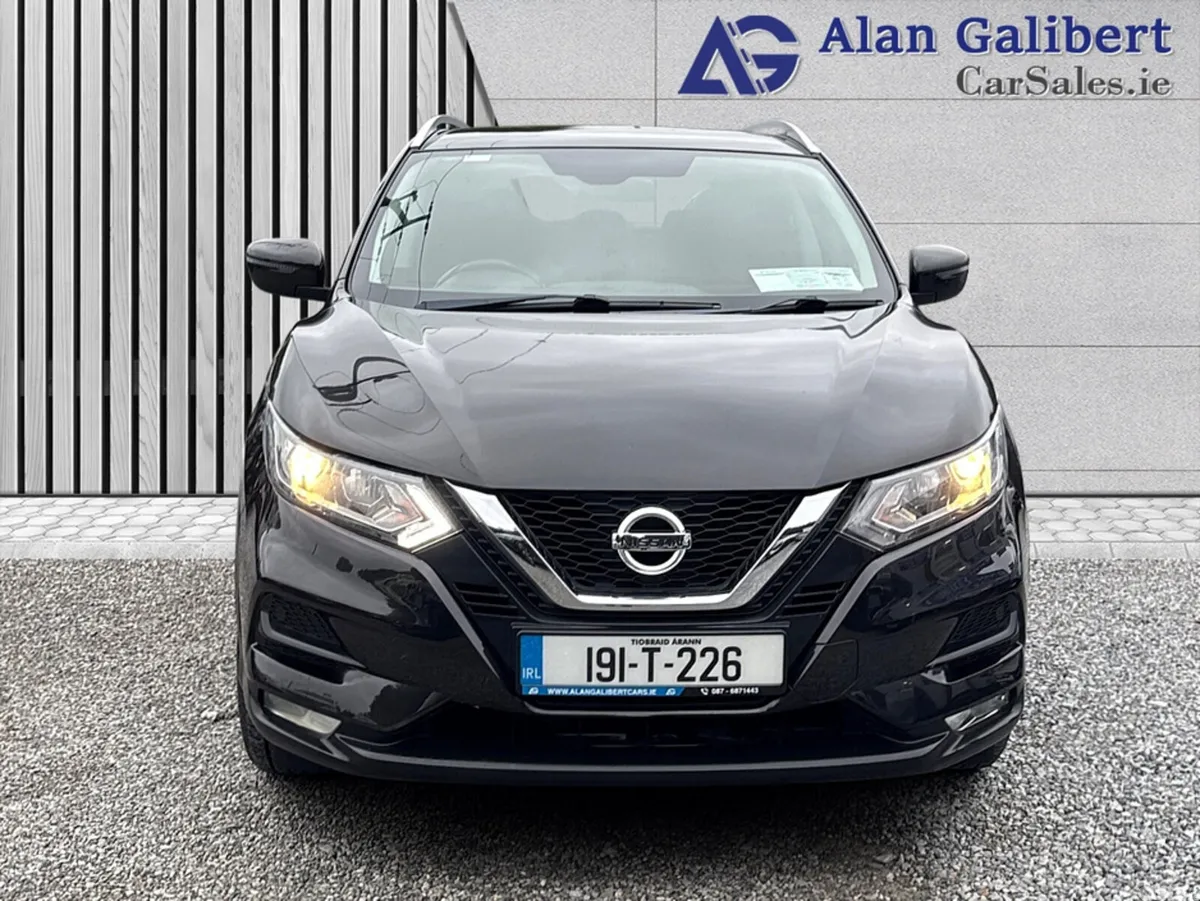 Nissan Qashqai MPV, Diesel, 2019, Black