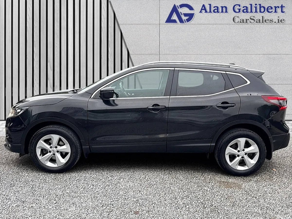 Nissan Qashqai MPV, Diesel, 2019, Black