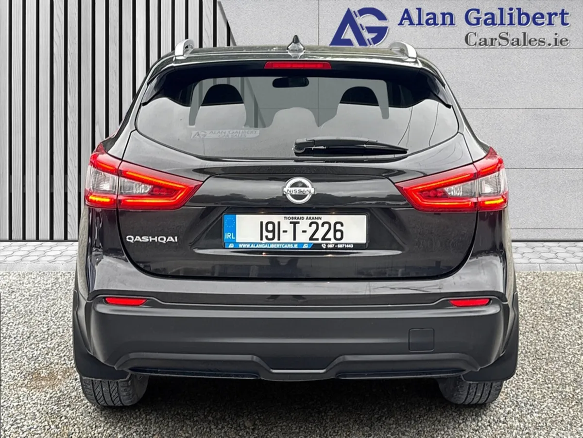 Nissan Qashqai MPV, Diesel, 2019, Black