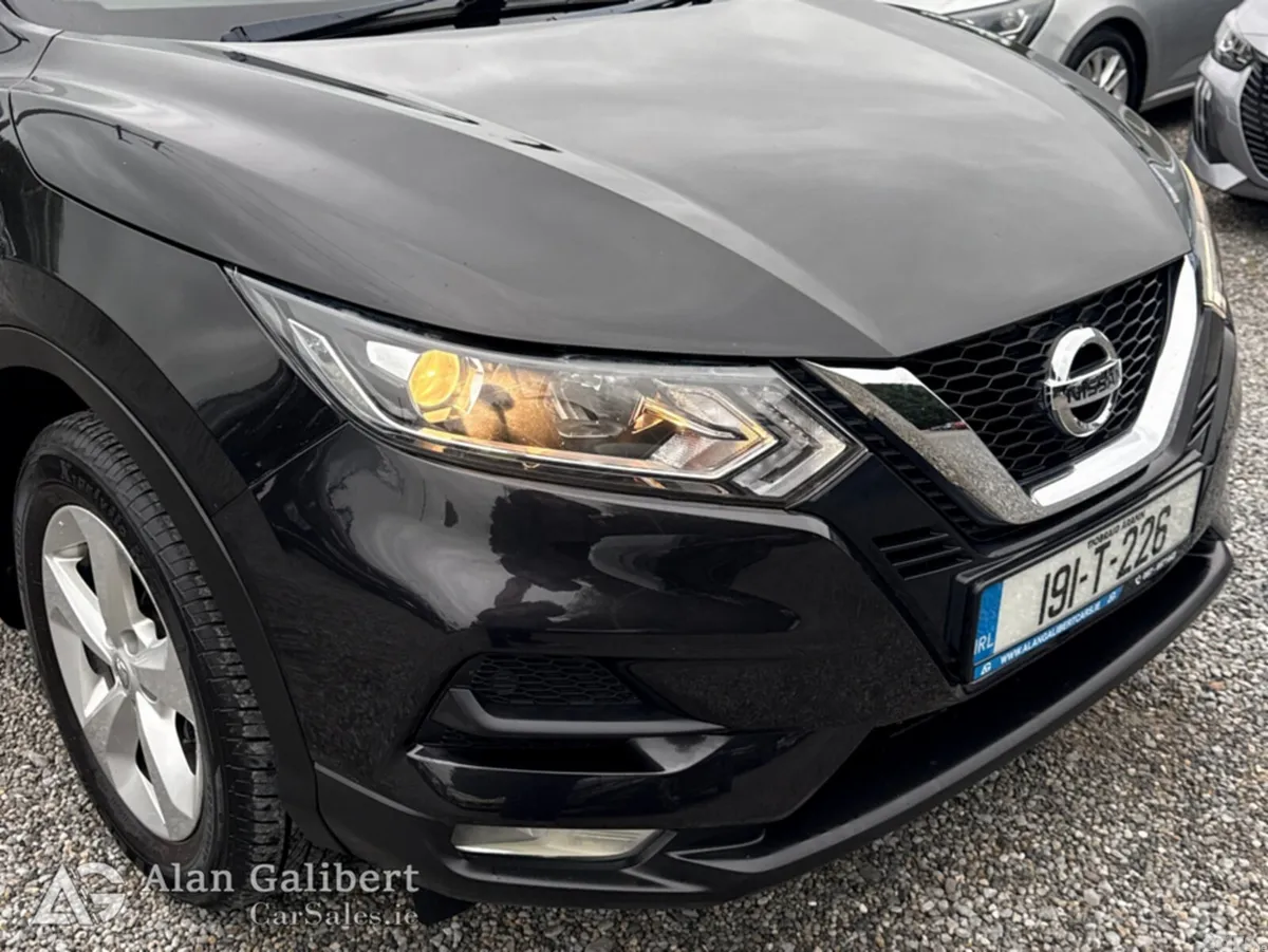 Nissan Qashqai MPV, Diesel, 2019, Black