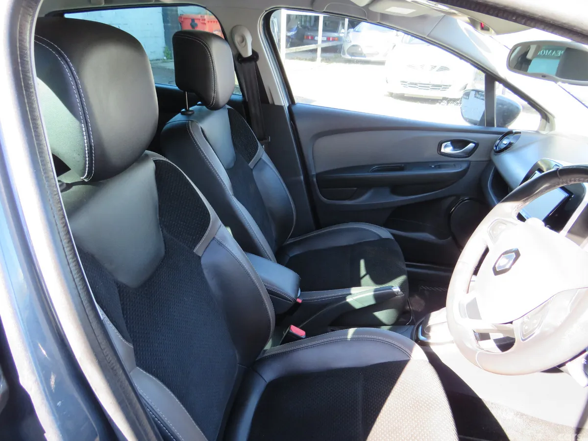 Renault Clio Hatchback, Petrol, 2018, Grey