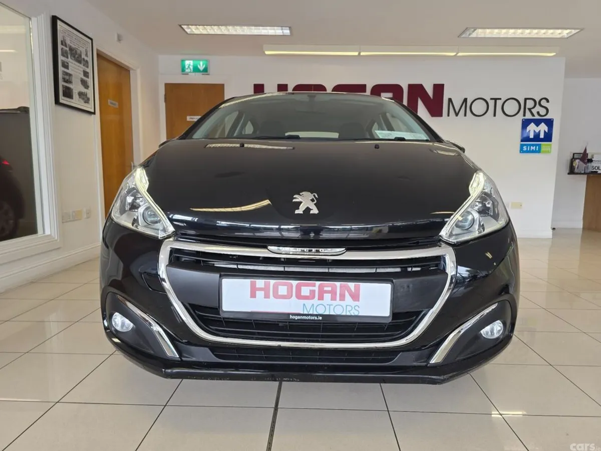 Peugeot 208 Hatchback, Petrol, 2018, Black