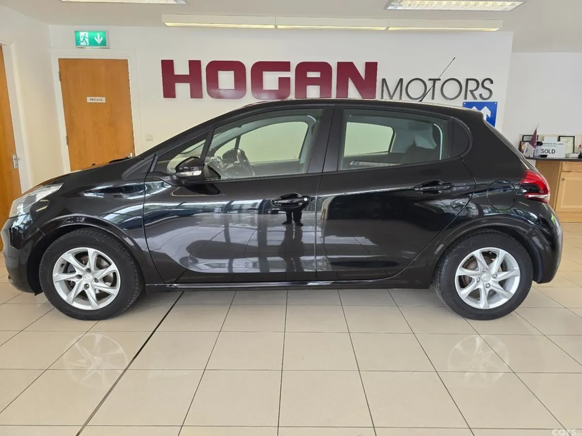 Peugeot 208 Hatchback, Petrol, 2018, Black
