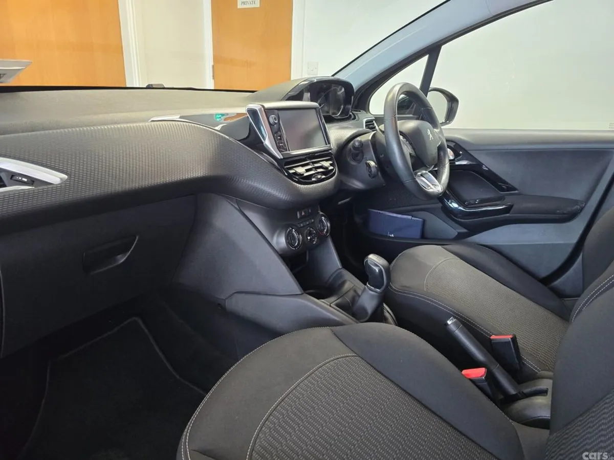 Peugeot 208 Hatchback, Petrol, 2018, Black