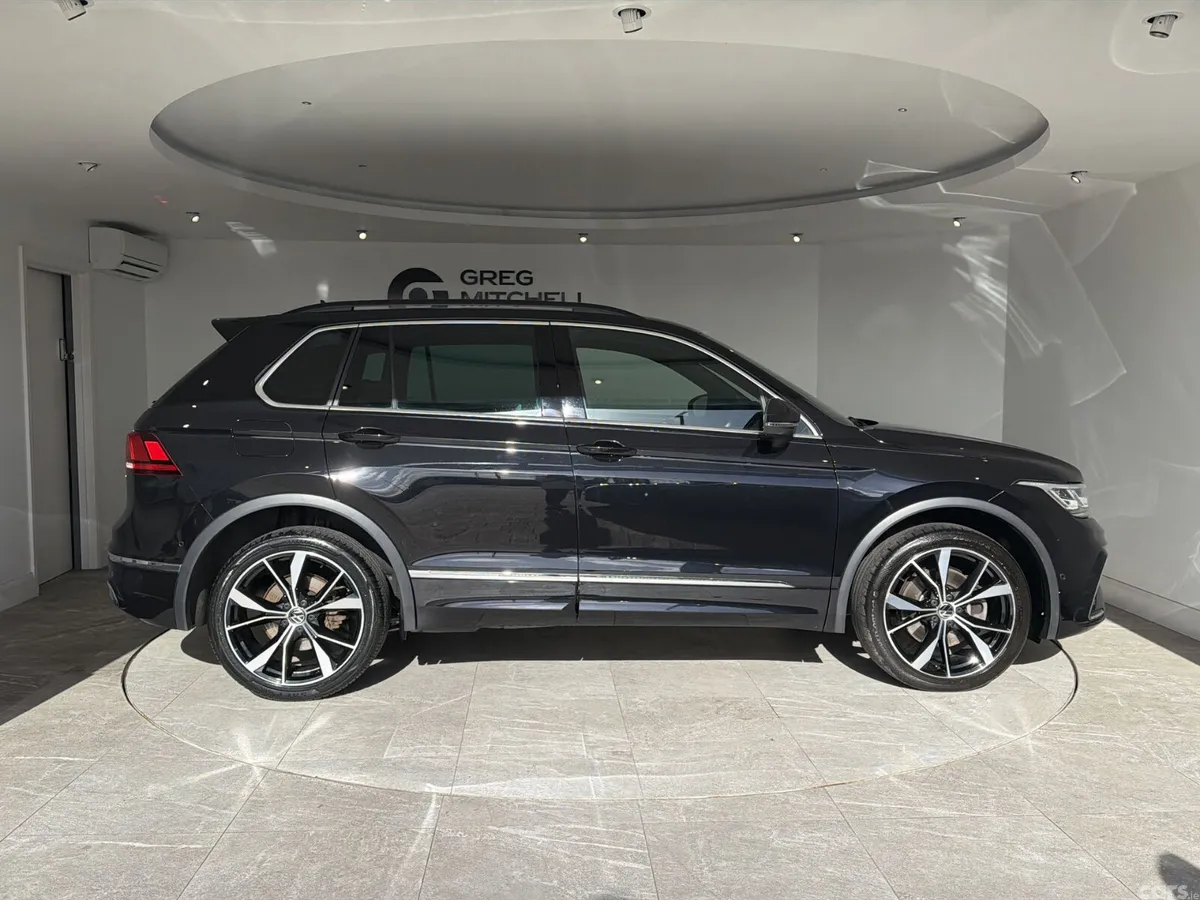Volkswagen Tiguan SUV, Petrol Hybrid, 2023, Black