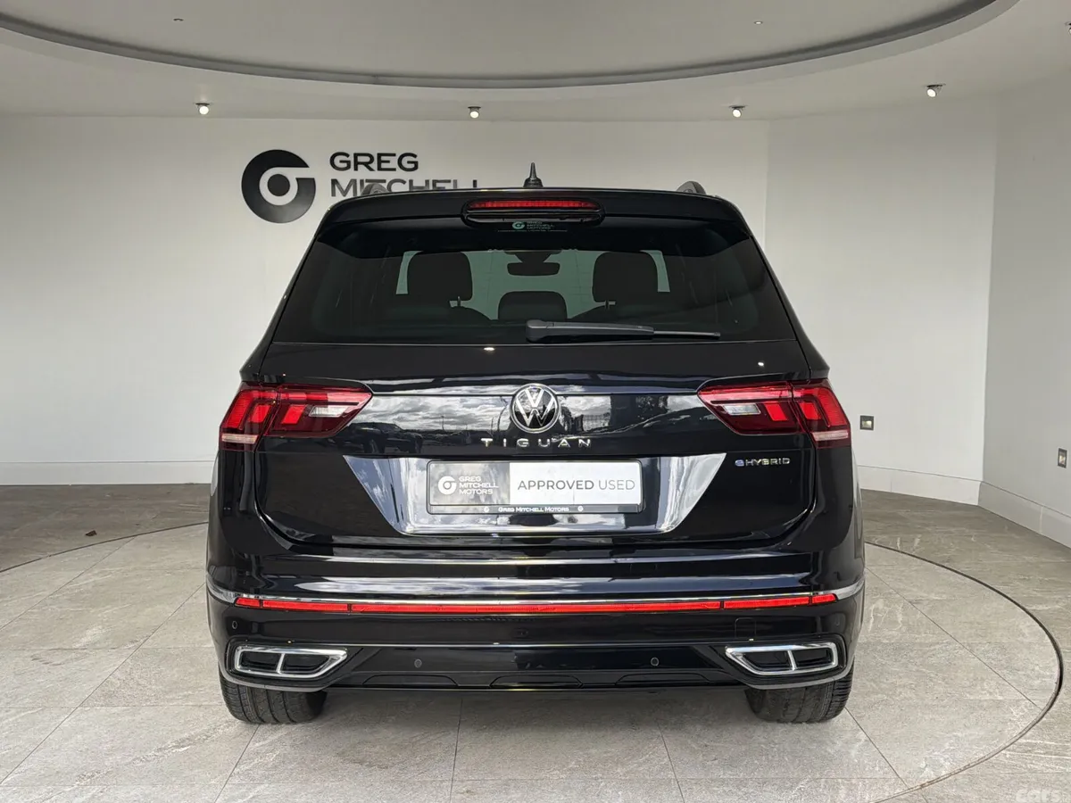 Volkswagen Tiguan SUV, Petrol Hybrid, 2023, Black