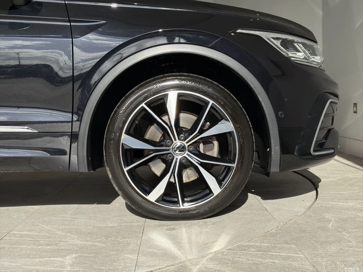 Volkswagen Tiguan SUV, Petrol Hybrid, 2023, Black