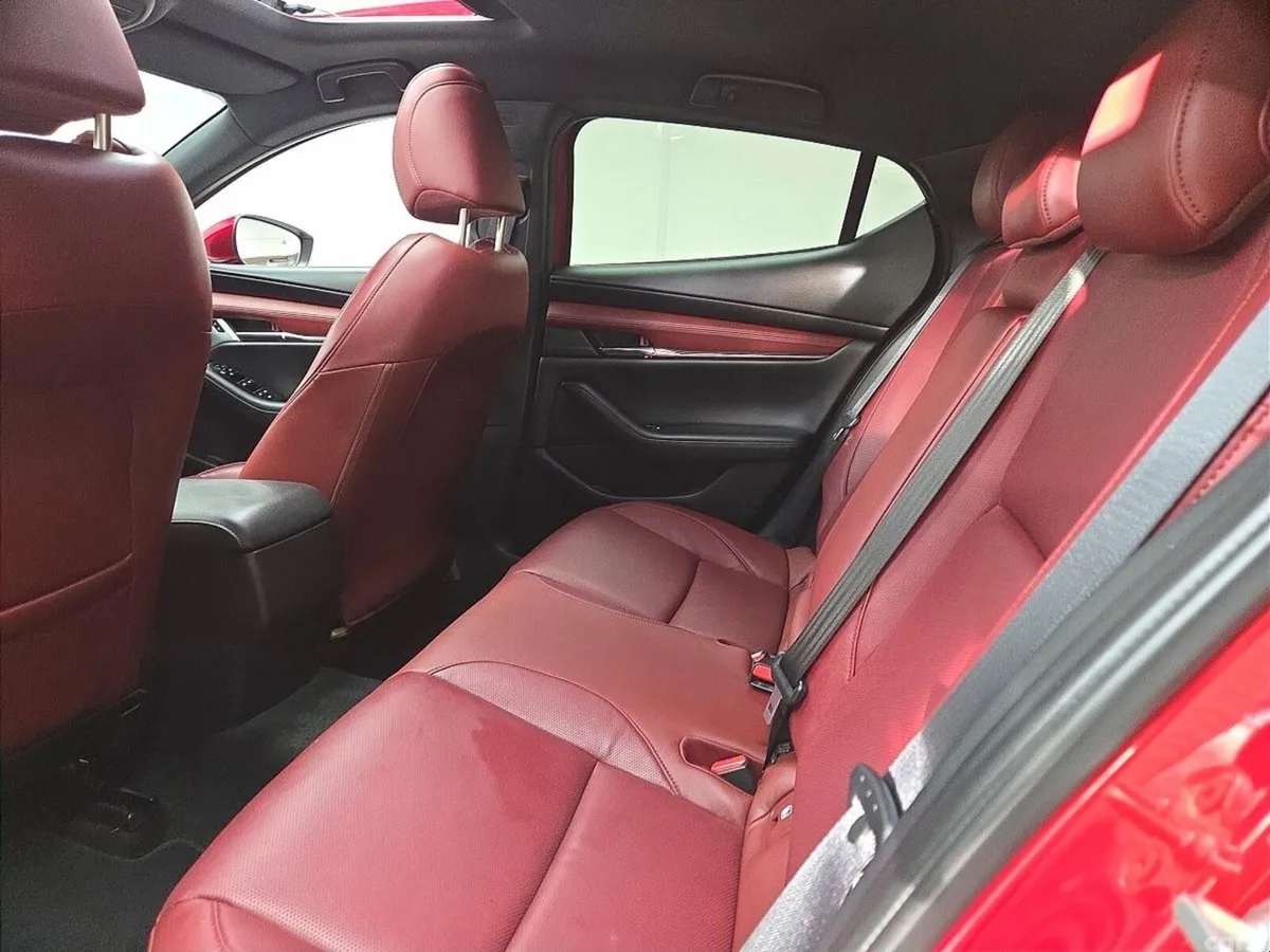 Mazda Mazda3 Hatchback, Petrol, 2024, Red